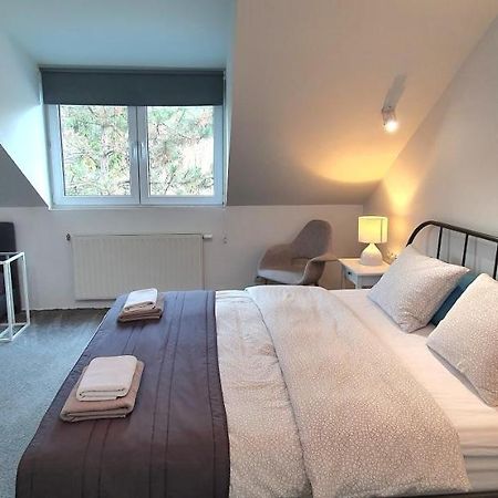 Loft 85 M2 Wilanow Krolewski Self Checkin Warschau Buitenkant foto
