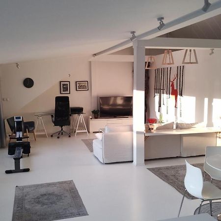 Loft 85 M2 Wilanow Krolewski Self Checkin Warschau Buitenkant foto