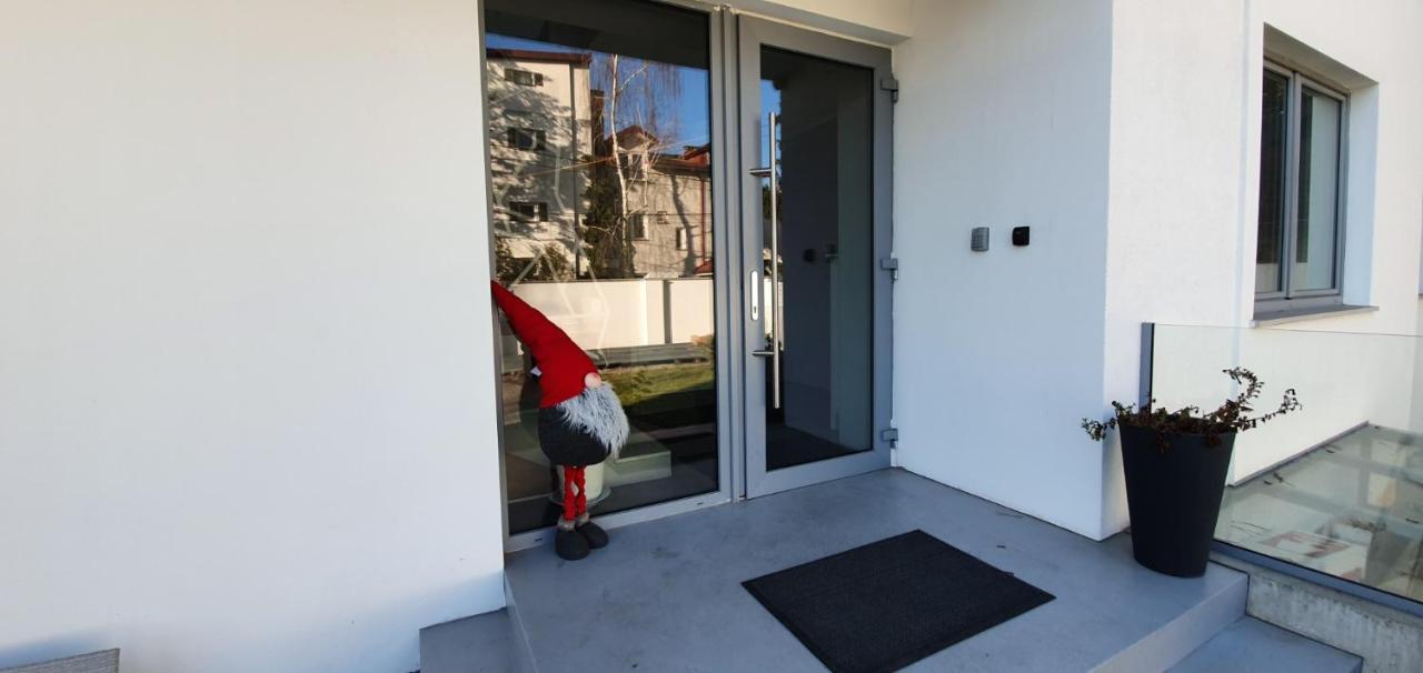 Loft 85 M2 Wilanow Krolewski Self Checkin Warschau Buitenkant foto