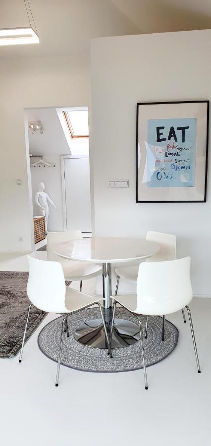 Loft 85 M2 Wilanow Krolewski Self Checkin Warschau Buitenkant foto
