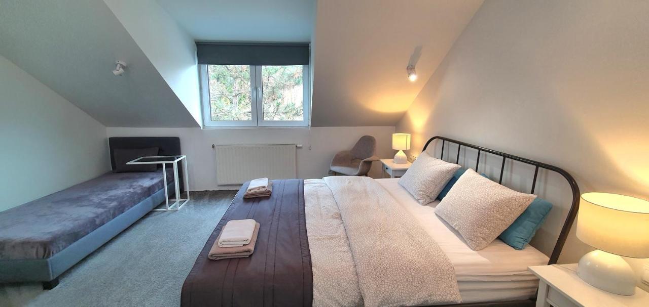 Loft 85 M2 Wilanow Krolewski Self Checkin Warschau Buitenkant foto