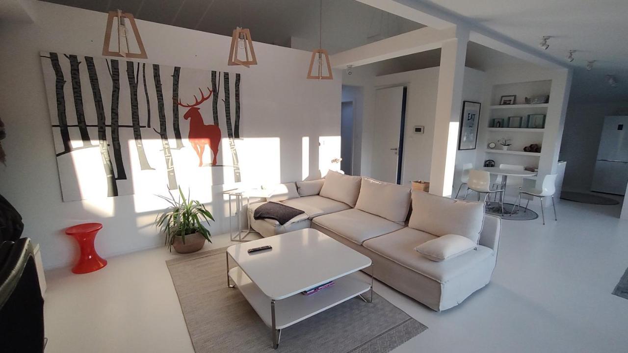 Loft 85 M2 Wilanow Krolewski Self Checkin Warschau Buitenkant foto